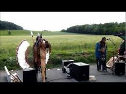 Imagenes Indian S Live In Geiselwind 2011 Indianermusik Teil 1 Youtube Native American Music Native American Flute Native American Tribes