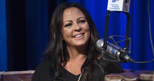 I know your eyes are burning, but try and hold it in. Sara Evans Plans Virtual Book Tour In Support Of New Memoir Born To Fly New Country 96 3
