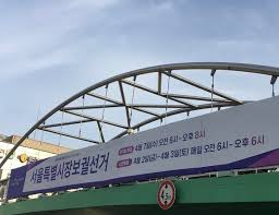 추천 글 등 메인 화면의 게시물은 기계학습방법론을 이용해 24시간 작동되는 봇이 자동으로 채택하거나, 업무 시간 중 관리자가 수동으로 선정합니다. Hdmsczbakvqskm