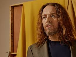 Tim Minchin: 'Politics affects my mental health … I feel gaslit'