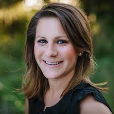 Katie Compton (@helpfulhomemade)