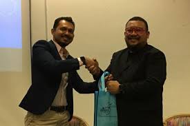 Dr rizal abu bakar mendapat pengiktirafan doktor falsafah (phd) dari australian national university dengan thesis yang bertajuk : Neuroparenting Dr Rizal Abu Bakar