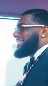 Kayvon Thibodeaux with the suit of the night 🔥🔥🔥, [🎥: NFL]