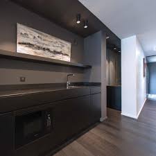 Agencement Bureaux Contemporain Tertiaire Agence Immobiliere Design Cloison Vitree Noire Kitc Agence Immobiliere Agencement Bureau Bureau Contemporain