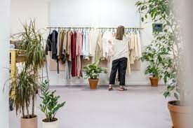 How To Become A Retail Buyer: Requirements & Skills