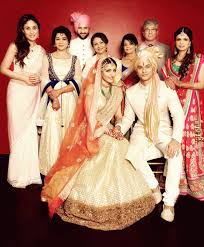 The Bollywood Royals A Picture You Don T Want To Miss Soha Ali Khan Wedding Bollywood Celebrities Indian Celebrities
