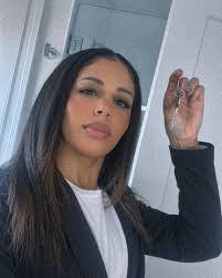 Devon Washington's Instagram, Twitter & Facebook