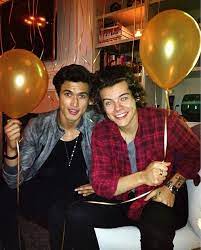 How old is this celebrity? Harry Styles Birthday Harry Styles Imagines Harry Styles