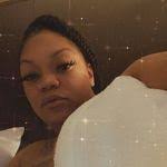 Kelly Vanderburgh's Instagram, Twitter & Facebook