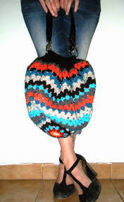 Sac Boule Crochet Lasourisauxpetitsdoigts Blogspot Fr 2014 05 Le Boulet Granny Love Challenge Html Sac Boule Pochette Idee