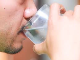 Comment avoir le pouvoir de l'eau facilement. Comment Avaler Rapidement De L Eau 10 Etapes Wikihow
