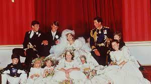 Check spelling or type a new query. Prinzessin Diana Ihr Brautkleid Blieb Bis Zur Hochzeit Streng Geheim Stern De