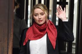 Amber laura heard is an american film and television actress. Amber Heard Jetzt Sagt Ihr Beste Freundin Gegen Johnny Depp Aus Gala De