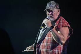 Larry the Cable Guy talks Aaron Rodgers, summers in Wisconsin, Badgers  fans, being a homebody