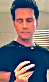 His voice crack while he singing..🤣🤣yet he continue and smile🐰🐰Kookie  was too young in this clip 💜🖤🩵