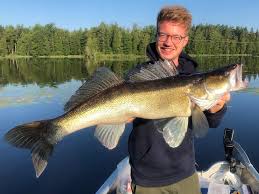 Hier bekommst du hilfe bei der urlaubsplanung. Angeln Und Fischen In Schweden Am See Vrigstadsan Im August 2020