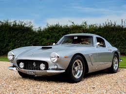 Gezeigt wird das silberne einzelstück mit weinrotem mittelstreifen auf der techno classica. Classic Ferrari Sold Talacrest