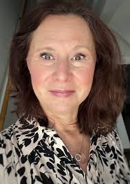 🟫THIS ~or~ THAT🟫 Which soft brown shadow are you loving??! If you don't  have browns in your makeup collection ~ here's your sign!! ShadowSense can  also be used as blush, highlight, contour