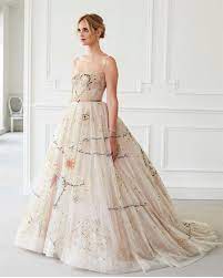 Abito dior in vendita in abbigliamento e accessori gli abiti da sera per capodanno 2019 sono la base di un look vincente e super glamour. Chiara Ferragni Il Look Beauty Del Matrimonio Vogue Italia Abiti Da Seconde Nozze Vestiti Alla Moda Abiti Alta Sartoria