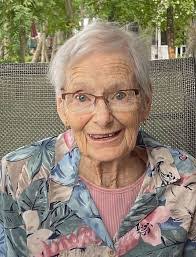 Jean Carrick's Instagram, Twitter & Facebook