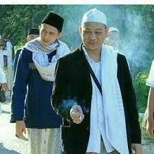 Pangaosan mingguan abuya kh uci turtusi 21 juni 2020 terbaru hari ini full video bagian 1 minhajut tholibin 00:00. Abuya Uci Turtusi Bicara Kretek