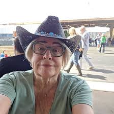 What food is best for 4-month-old chiweenie?