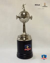 Y se dio a conocer oficialmente la nueva camiseta. Copa Libertadores Colo Colo 22 5 Cms Milledsports