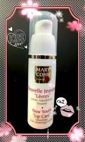 mary cohr new youth 系列之 lip care 習慣 每個人都有 而我其中的一個 幾十年 來的習慣就係 潤唇膏一定跟身 因為我好唔鐘意個咀唇乾乾 磞磞嘅感覺 所以有時乾起上嚟 我可能每小時都要搽一次潤唇膏添