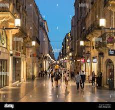 At saint crispin, joe gr. Bordeaux Rue Sainte Catherine Langste Einkaufsstrasse In Frankreich Stockfotografie Alamy