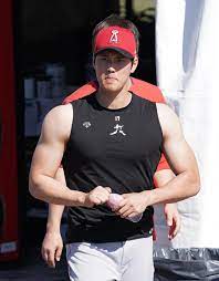 Shohei ohtani is being childish. Shin On Twitter Hot Baseball Players Sports Boys Baseball Players
