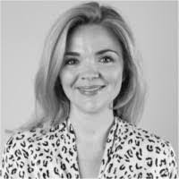 Sasha Powell's Instagram, Twitter & Facebook