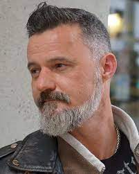 Pencil chin strap beard with attached pencil mustache. 45 Best Reasons To Wear Chinstrap Beard Be Cool 2021