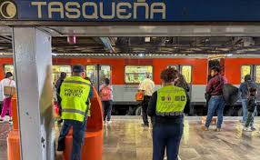 Esto fue lo que pasó esta mañana en la estación Tasqueña de la Línea 2 del Metro