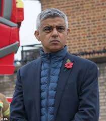 Sadiq khan is the 2nd most popular labour politician and the 5th most famous. Sadiq Khan Says Ministers Must Act Now And Slams No10 For Not Adopting A Circuit Breaker Daily Mail Online
