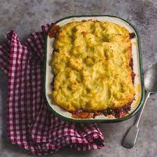 Family Favourite Corned Beef Pie Corned Beef Pie Beef Pies Potato Toppings