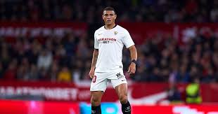 And he is 185cm tall. Liverpool Secure Diego Carlos Agreement And Will Pay 64m Summer Release Clause Daily Star