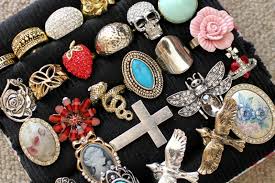 From earrings to navel studs, having a display board will allow you to see your body jewelry at a glance. 23 Jewelry Display Diys Sincerely Yours