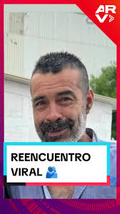 Jorge Adrián Pineda, un hombre sin hogar en Monterrey, Nuevo León, México,  que se hizo viral por admirar un carro deportivo y luego recibió apoyo, al  fin se reencentra con su familia y su hermana hace ...