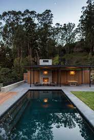 pool und lounge mit uberdachung und kamin modernes haus architekt haus