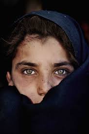 Pin By Tina Davis On Look Me In The Eye Beautiful Eyes Cool Eyes Girl With Green Eyes