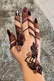 21 Henna Hand Designs That Are A Work Of Art In 2020 Latest Mehndi Designs Henna Designs Hand Mehndi Designs