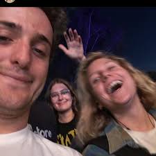 104: NOAH ELLIOTT (@noahelliottt) Noah (songwriter/friend/neighbor) and I  got to record a pod face to face (socially distanced outside 🙌🏻 It was a  really fun change of pace and he spoke eloquently