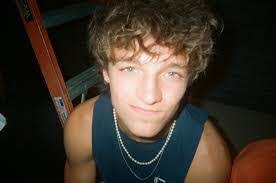 Caleb Rimmer's Instagram, Twitter & Facebook