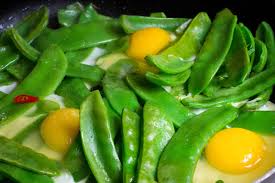 Since snow in its purest form is white, yellow snow is said to be colored with yellow liquids, like animal urine. How To Cook And Serve Snow Peas Harvest To Table