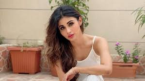 This hairstyle is absolutely perfect for the brides with long hair. Mouni Roy Opens Up About Her Digital Debut
