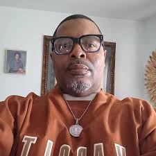 Terrence Queen (@mr.teequeen) • Threads, Say more