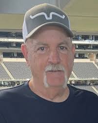 Sandy Doss's Instagram, Twitter & Facebook