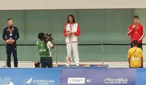 Sportivul român david popovici, în vârstă de 16 ani, a cucerit la campionatele europene de înot pentru juniori de la roma patru medalii, dintre care trei de aur și una de argint. David Popovici A Urcat Pe Cea Mai Inalta Treapta A Podiumului La 100 M Liber Cu Nou Record Al Competitiei Comitetul Olimpic Si Sportiv Roman