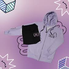 💜 COMBO CLASICO DE CAMPERA Y CHOMBA 💜 👉🏻 Podes combinar el diseño de tu  campera con una chomba/remera 😎🌈 ✨🎓 Recoda que podes personalizar tu  diseño con los colores que mas