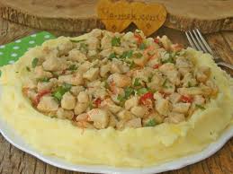 Sik Sunumu Ile Tam Bir Ziyafet Ana Yemegi Patates Pureli Tavuk Sote Yemek Tarifleri Yemek Ascilik